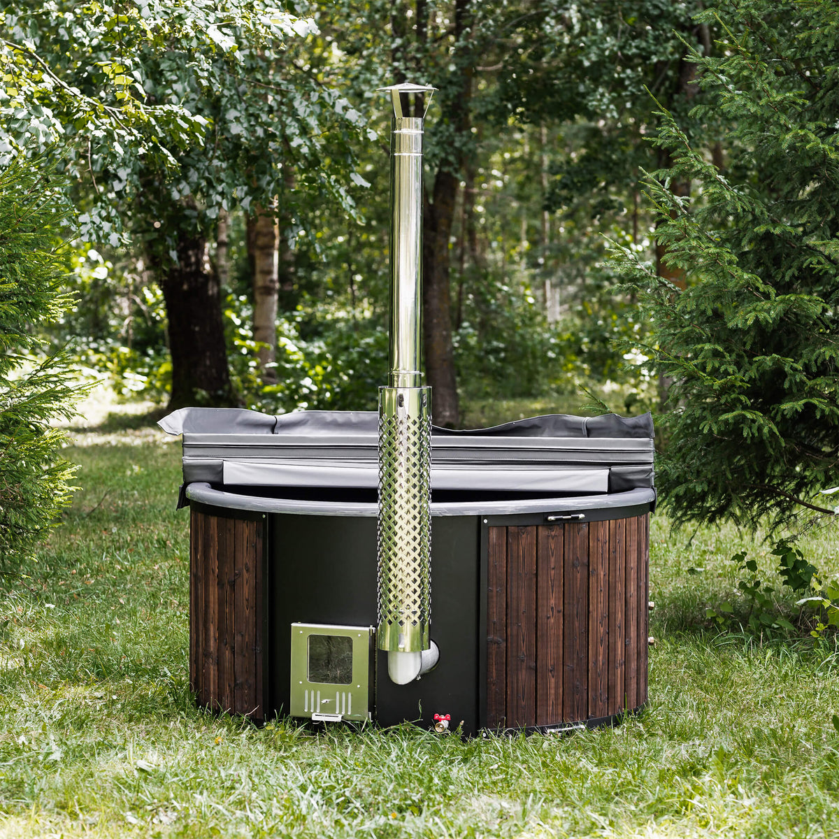 Premium 4-Person Fully-Assembled ThermoWood® Wood-Fired Hot Tub [MWT4] (SAK14528)